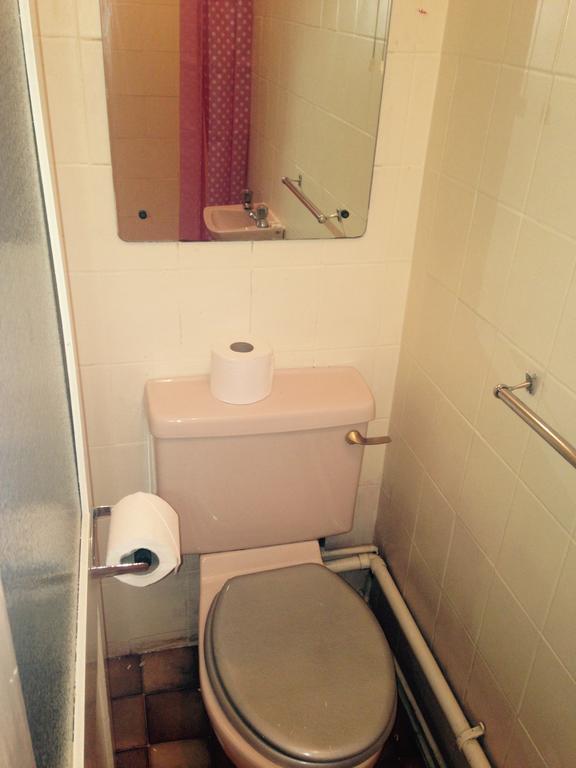 Peek-A-Booze - Budget Hotel - Adults Only Blackpool Rum bild
