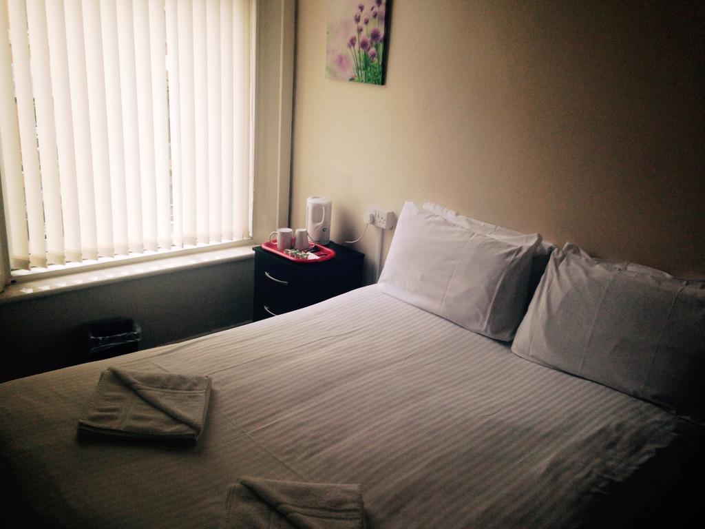 Peek-A-Booze - Budget Hotel - Adults Only Blackpool Rum bild