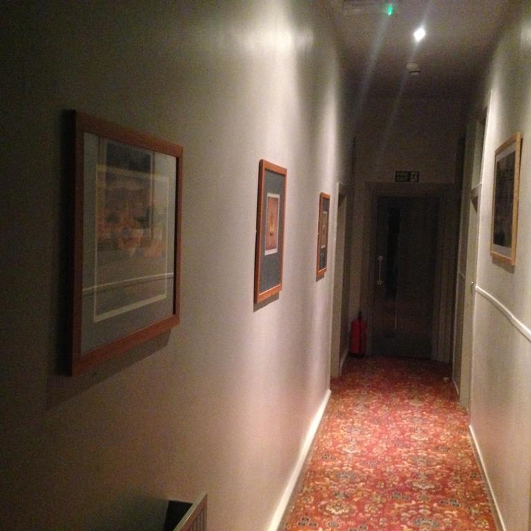 Peek-A-Booze - Budget Hotel - Adults Only Blackpool Rum bild