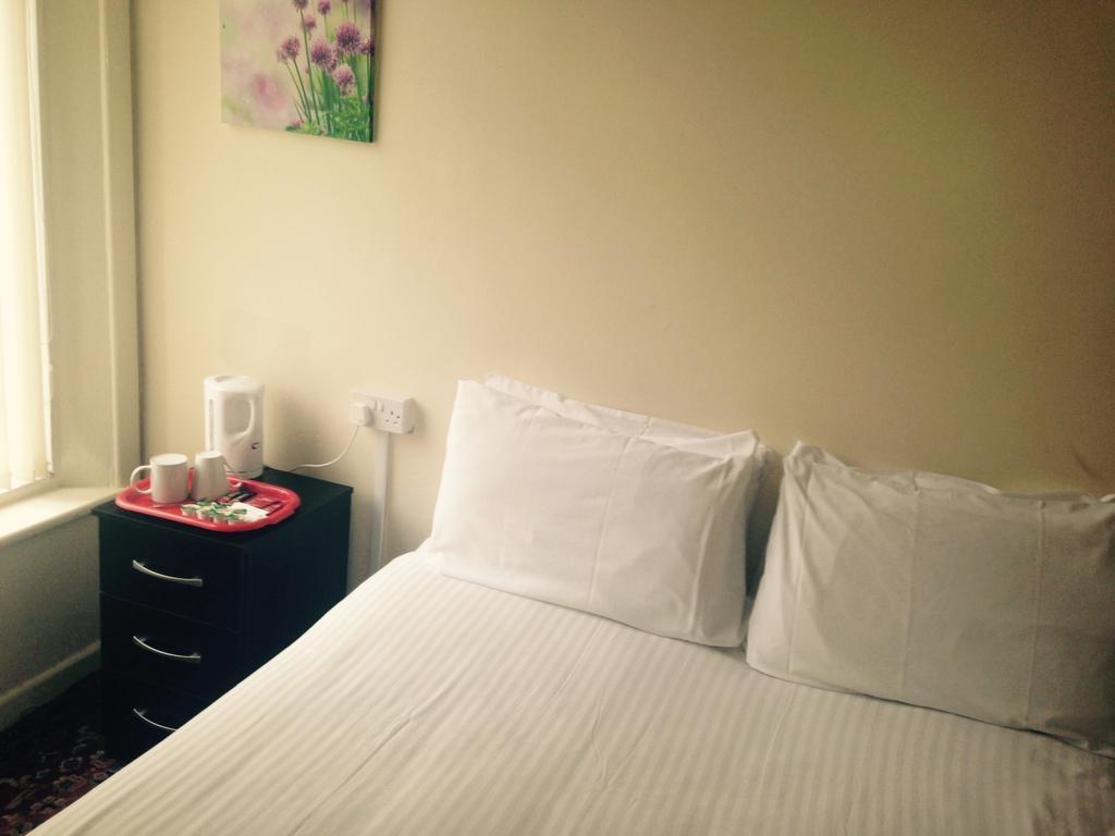 Peek-A-Booze - Budget Hotel - Adults Only Blackpool Rum bild