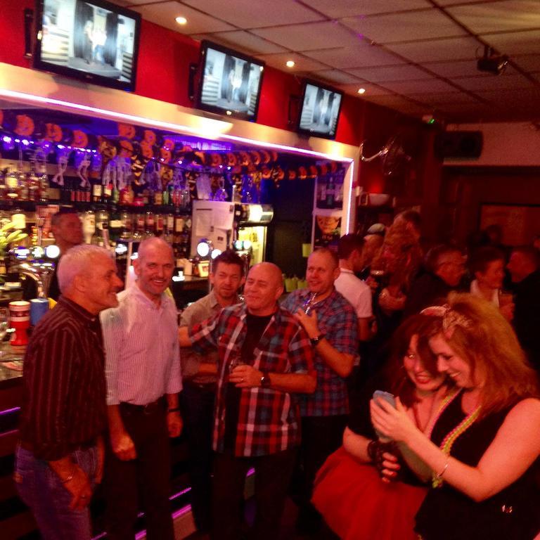 Peek-A-Booze - Budget Hotel - Adults Only Blackpool Exteriör bild